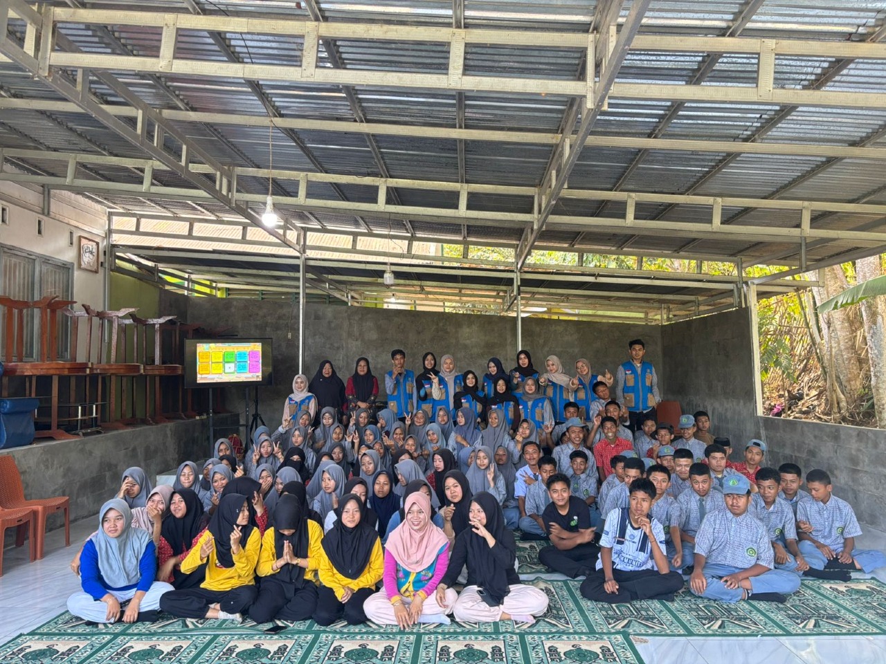 Edukasi Kesehatan Remaja, Mahasiswa KKN-T FKIK Unismuh dan Puskesmas Tompobulu Sasar Siswa MAN Gowa