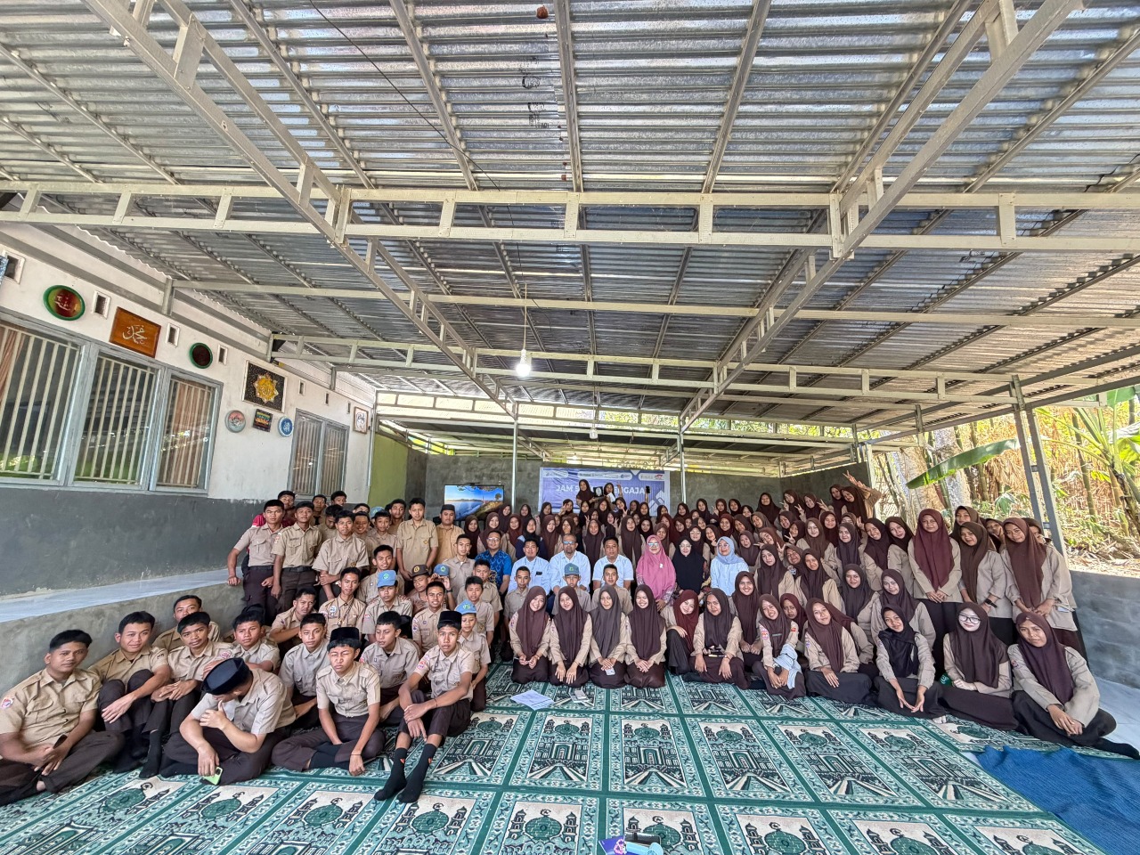 "Bekal Berharga untuk Masa Depan", Ratusan Siswa MAN Gowa Antusias Ikuti Edukasi Keuangan FIFGROUP